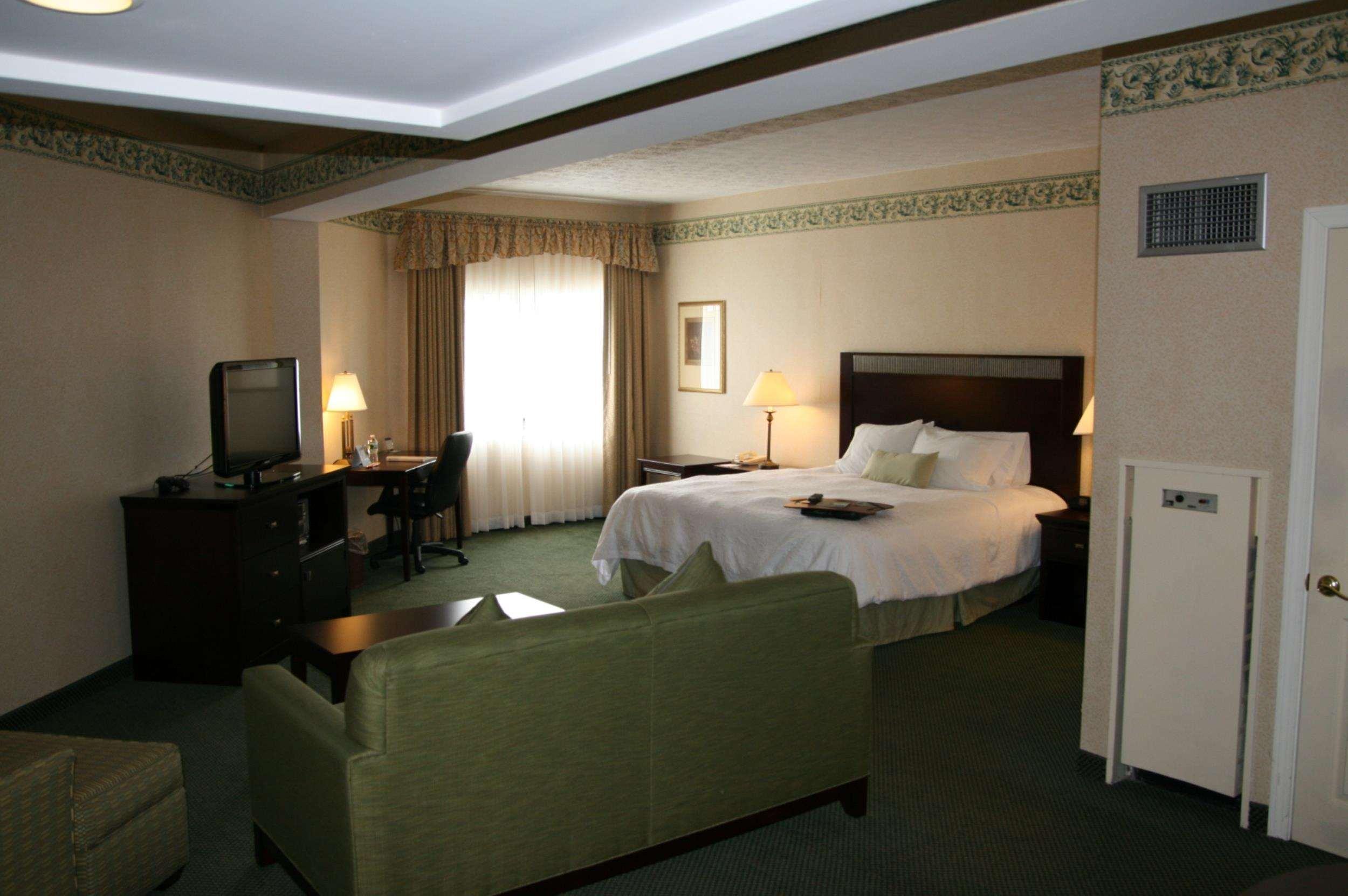 Hampton - Colchester Hotel