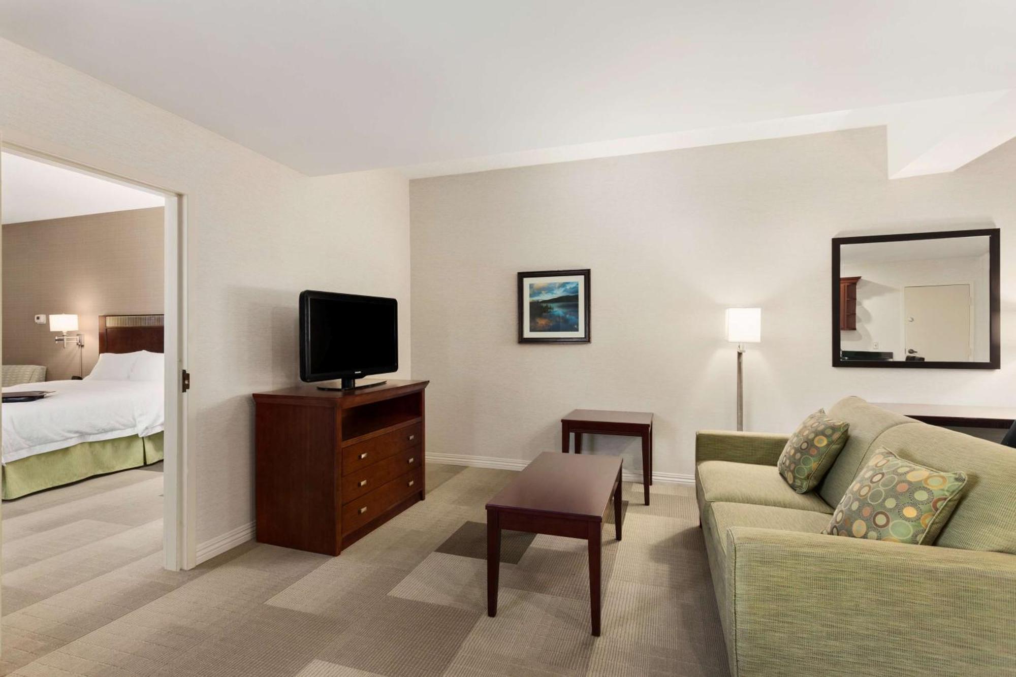 Hampton - Colchester Hotel