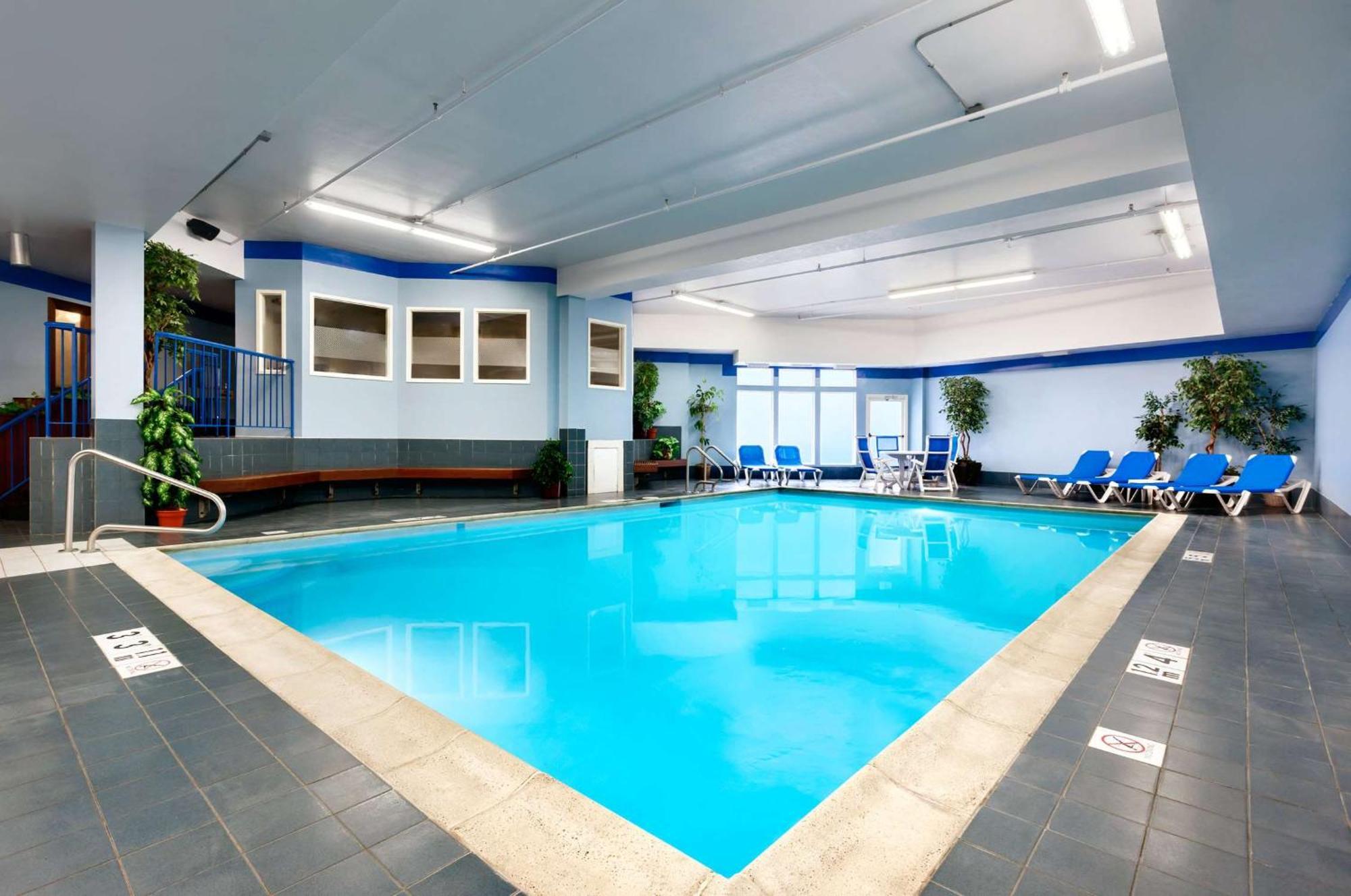 Hampton - Colchester Hotel